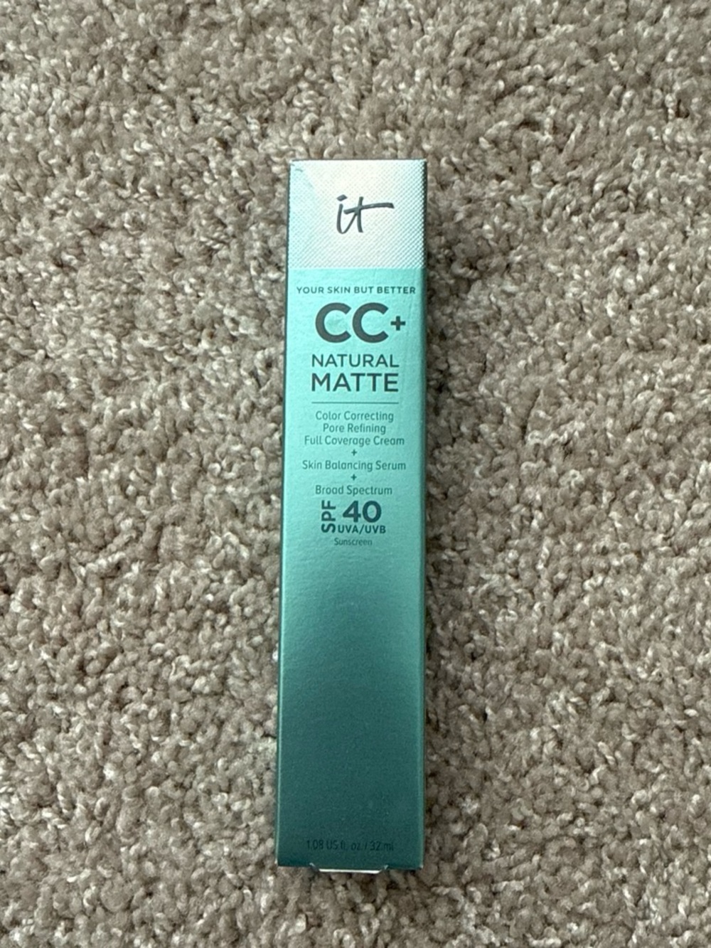 it cosmetics CC+ Natural Matte Color-Correcting Cream - Teal Green Packaging